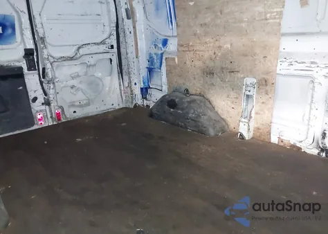 2019 Ford Transit-250 z USA, uszkodzony, nr VIN 1FTYR1ZM6KKB81763